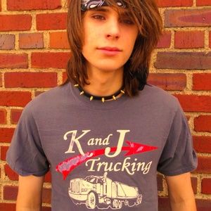 Vintage K & J TRUCKING Size S T-Shirt